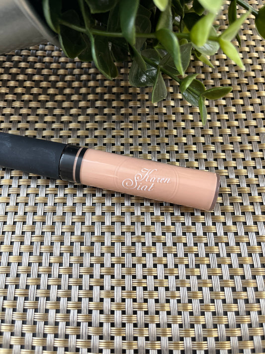 Lauria Beauty  medium concealer